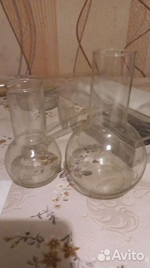 Колбы, пробирки, предметные стекла, штатив