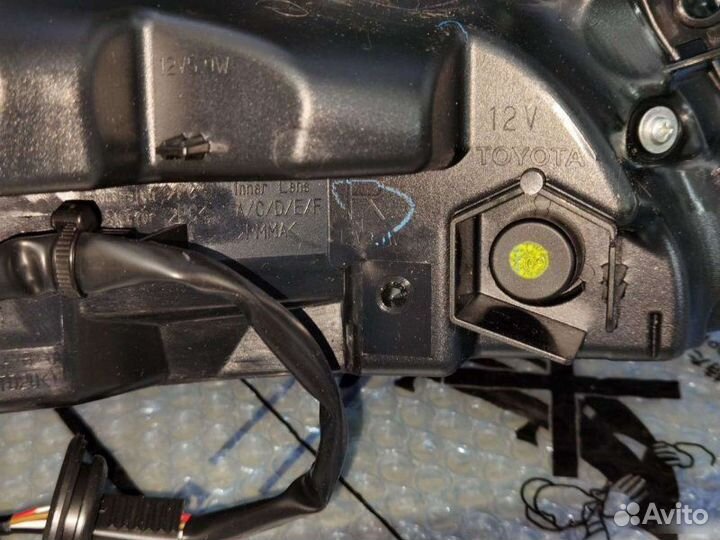 Фонарь правый Toyota Camry 70