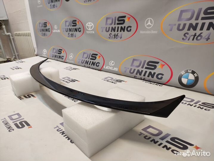 Спойлер на крышку багажника Camry 70