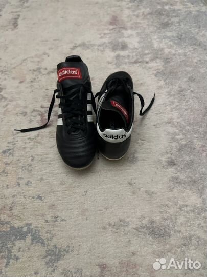 Футбольные бутсы adidas