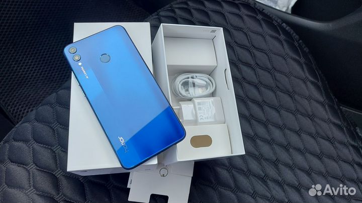 Телефон Huawei Honor 8x
