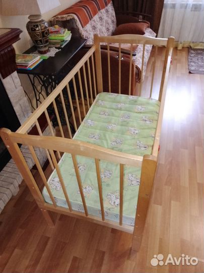 Детская кроватка