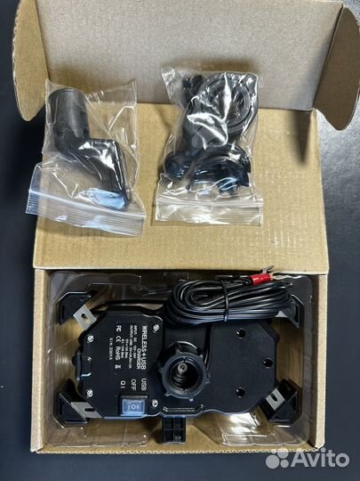 Держатель для телефона с беспроводной зарядкой