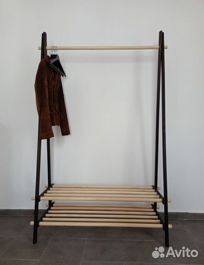 Напольная вешалка для одежды