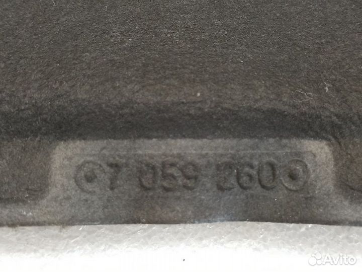 Шумоизоляция капота Bmw 3-Series E90 2.5