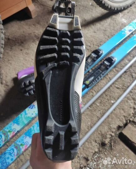 Беновые лыжи Фишер с женскими ботинками размер 41