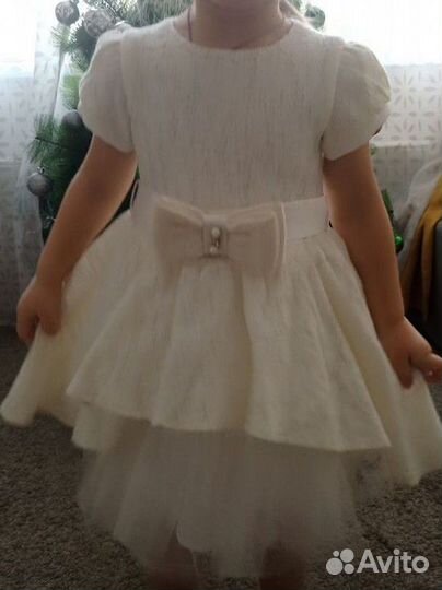 Платье праздничное (гипюр) 2-3 года