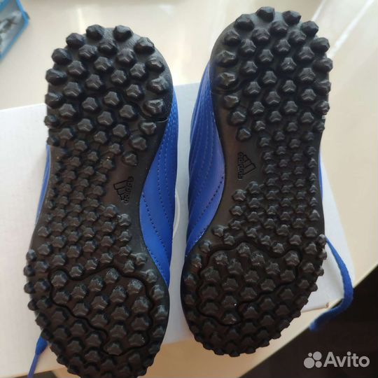 Футбольные шиповки adidas