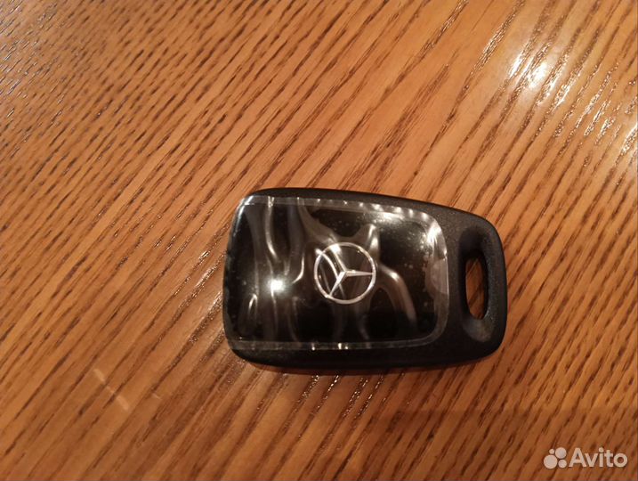 Метка спутниковая Mercedes A2139054709