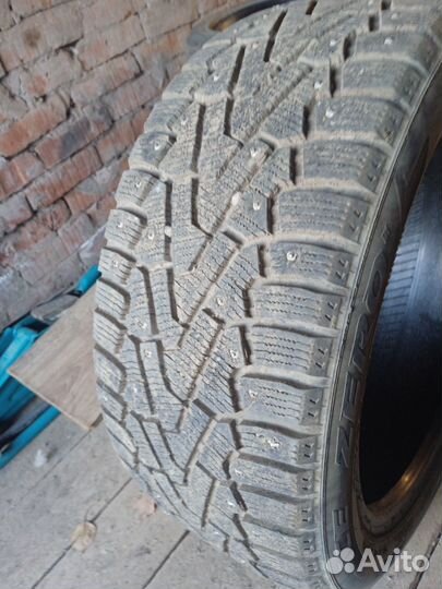 Pirelli Ice Zero 235/45 R17 106T