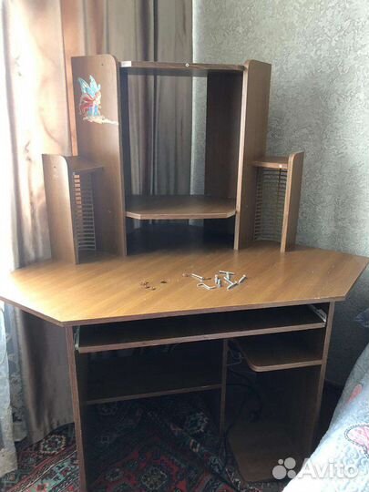 Компьютерный стол