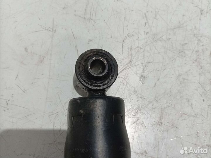 Задние амортизаторы Хендай Гранд Старекс H1 TQ