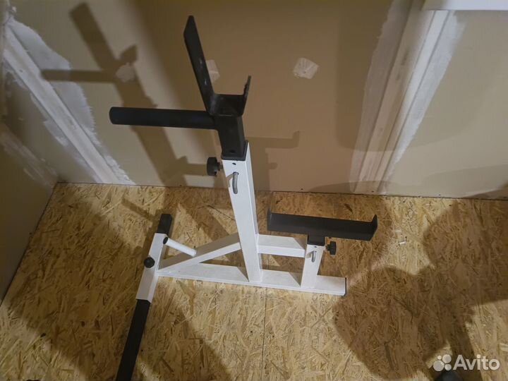 Спортивные блины, штанги, стойки, скамьи, гантели