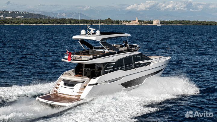 Моторная яхта Fairline Squadron 68