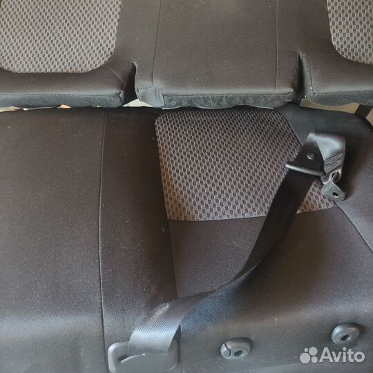 Заднее сиденье 