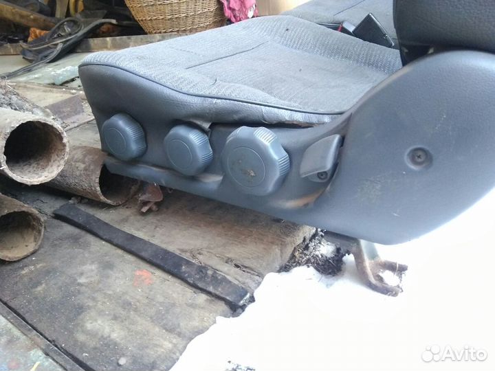 Продам сиденья на Nissan Sunny