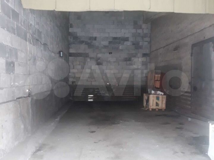 Гараж, > 30 м²