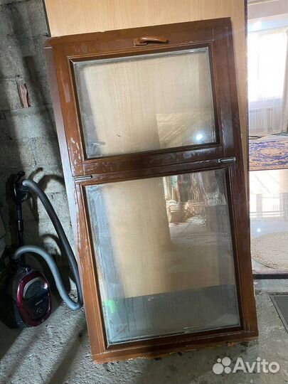 Деревянные окно и двери