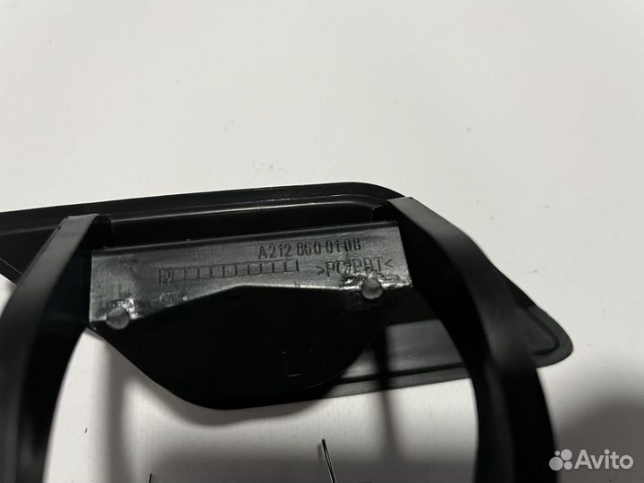 Левая крышка омывателя фары Mercedes W212 дорест