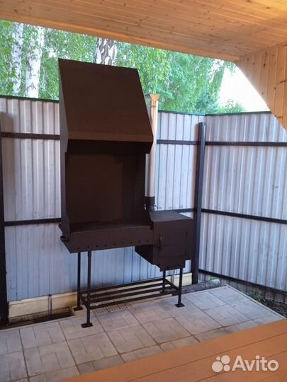 Мангал с вытяжным зонтом