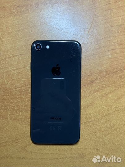 Телефон iPhone 8