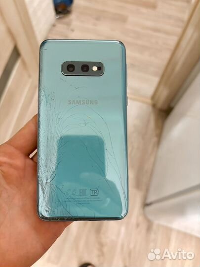 Samsung Galaxy S10e, 6/128 ГБ