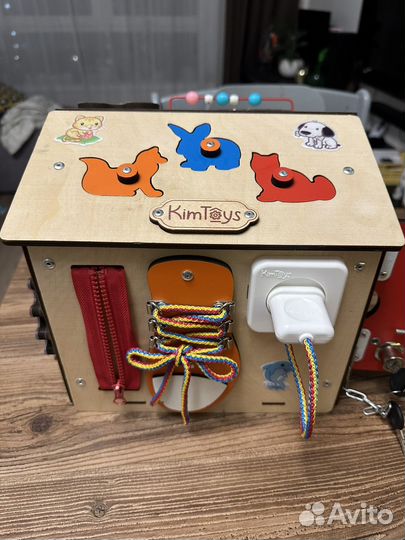 Бизиборд домик