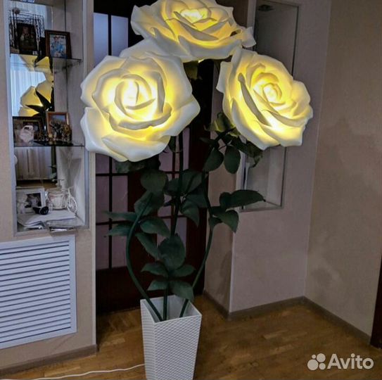 Цветы-гиганты, украшение интерьера,ночники