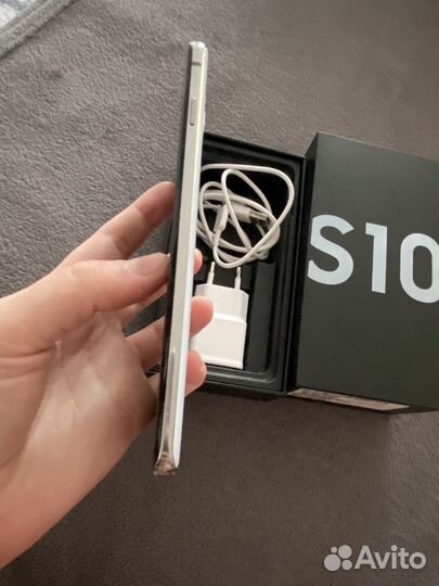 Samsung Galaxy S10, 8/128 ГБ