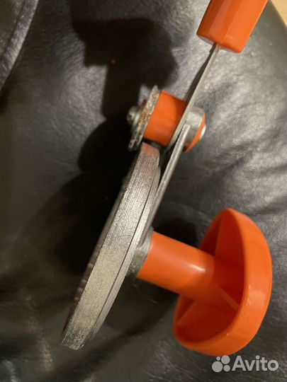 Закаточная машинка для жестяных банок