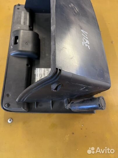 Бардачок Pontiac Vibe 2002-2007
