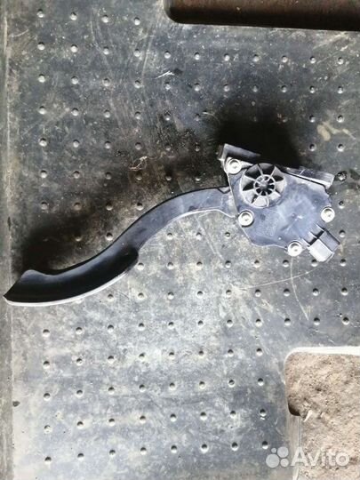 Педаль газа Toyota Camry 40 электрическая