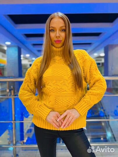 Свитер женский