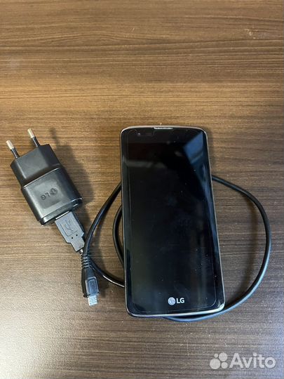 Телефон LG
