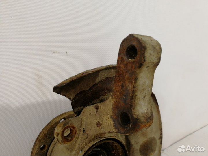 Кулак поворотный передний правый Лада Приора