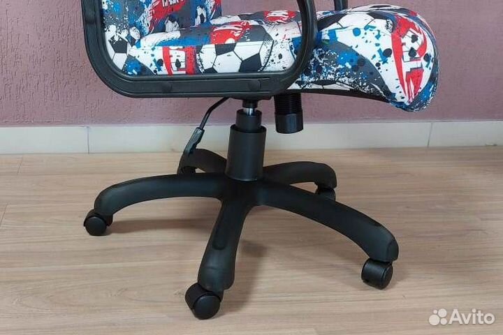 Компьютерное кресло Атлант с бесплатной доставкой