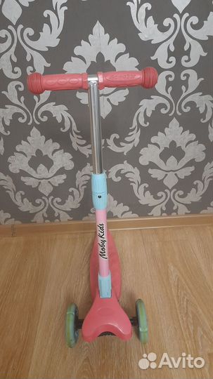 Самокат детский трехколесный со светящимися колеса