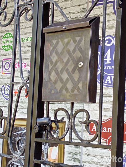 Почтовый ящик уличный