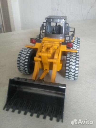 Радиоуправляемая строительная техника