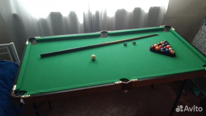 Бильярдный стол