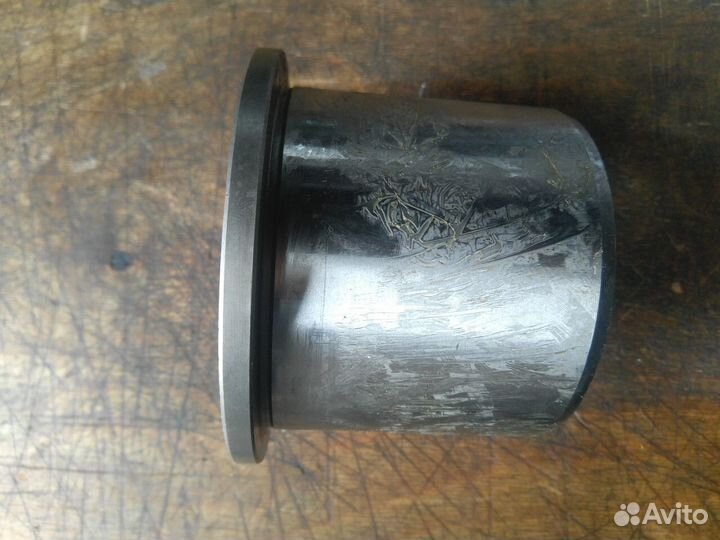 Втулка 20Y-70-32410