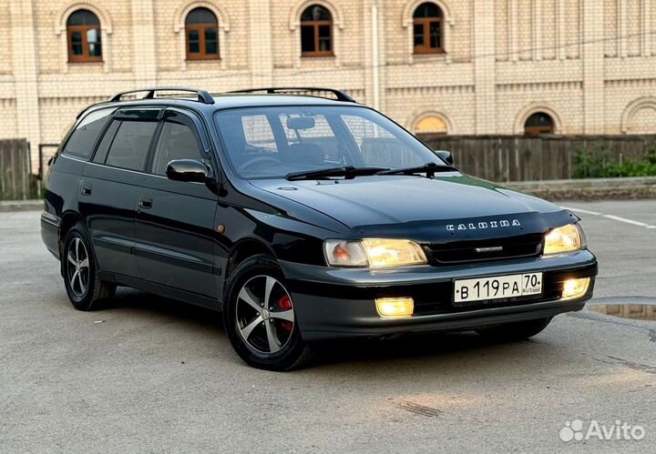 Toyota Caldina в рассрочку без банков