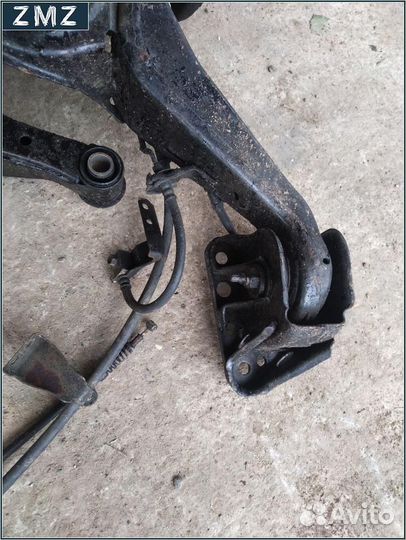 Ступица на Nissan Serena PC24 SR20DE