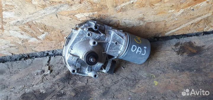 Моторчик стеклоочистителя передний Opel Astra J 2