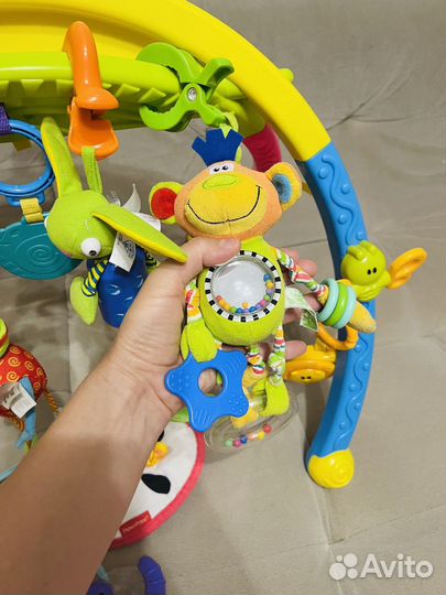 Развивающие игрушки и подвески tinylove