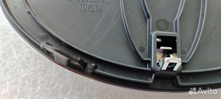 Камри 70 Значок тойота Оригинал новый 2017-2021