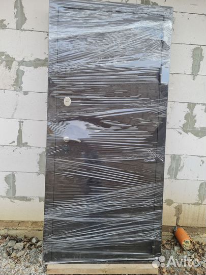 Металлическая дверь бу