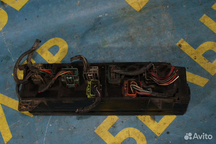 Блок предохранителей Dodge Caravan 3