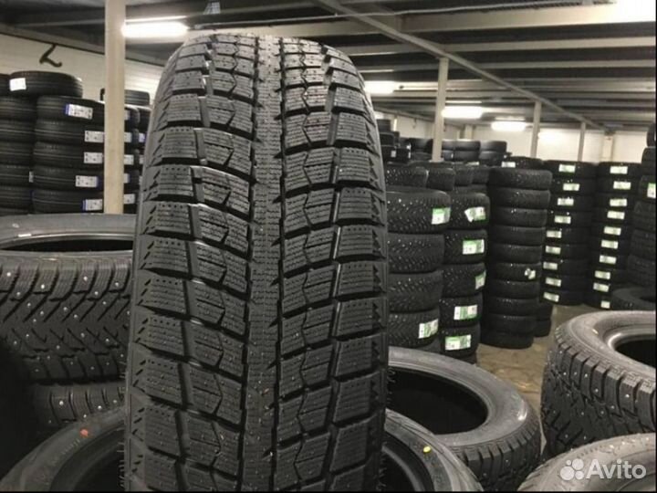 LingLong Green-Max Winter Ice I-15 205/50 R17 93T