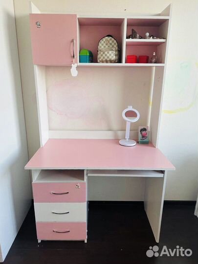 Детский письменный стол